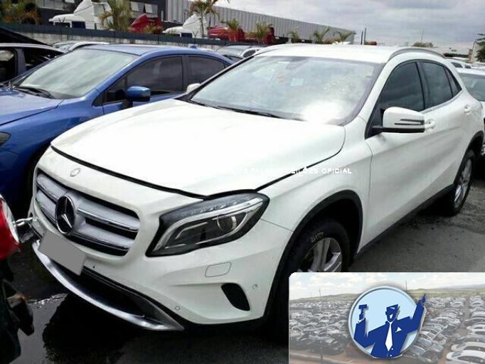 MERCEDES BENZ GLA 200 16/16